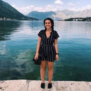 Meet your Posher, Elizabeth